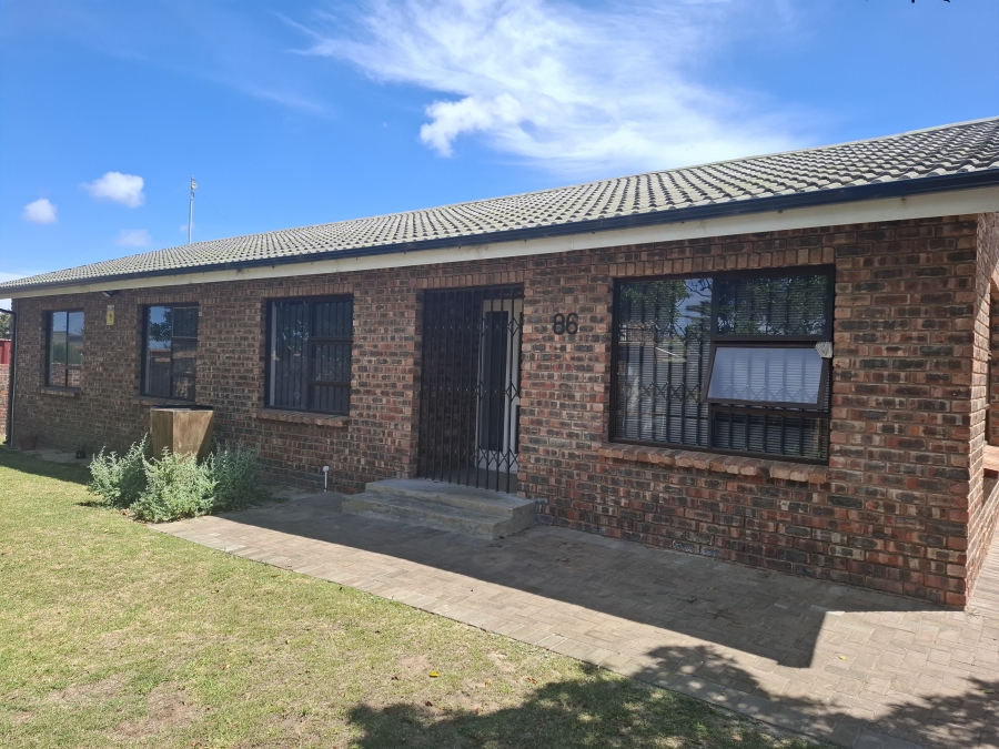 To Let 3 Bedroom Property for Rent in Wavecrest Eastern Cape